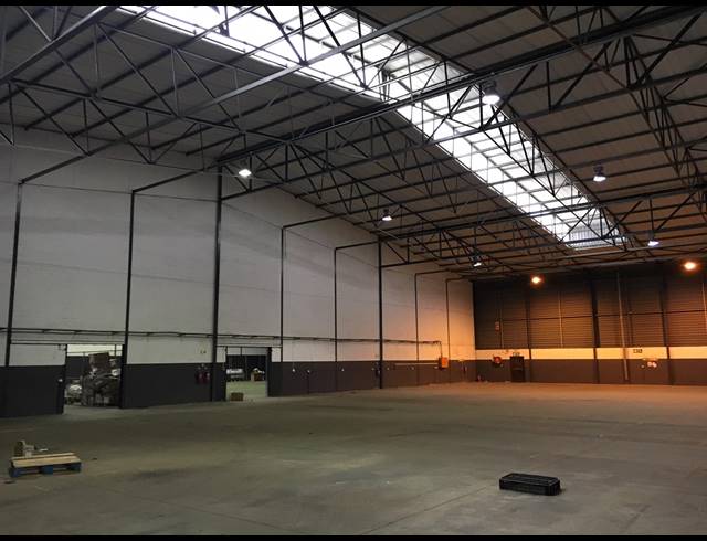 1,478M² WAREHOUSE TO LET IN NDABENI